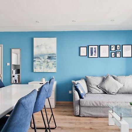 Modern Retreat: 2Br Stylish Apt With Comfy Rooms! Smart Tv With 200Mbps Internet Larnaca Exterior foto