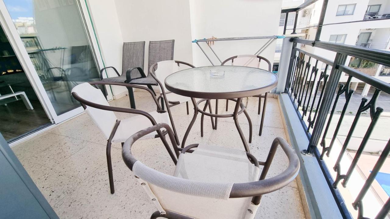 Modern Retreat: 2Br Stylish Apt With Comfy Rooms! Smart Tv With 200Mbps Internet Larnaca Exterior foto